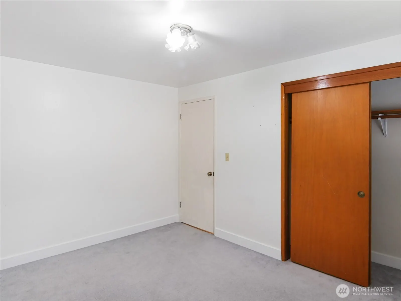 2612 204th Street SW, Lynnwood, WA 98036-6946