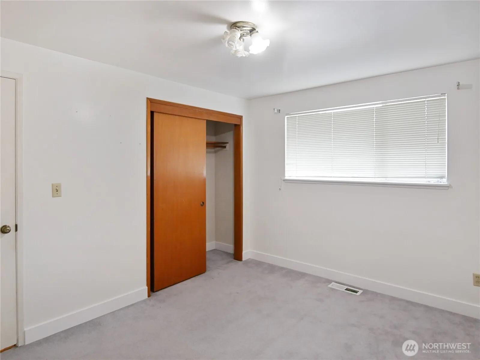 2612 204th Street SW, Lynnwood, WA 98036-6946