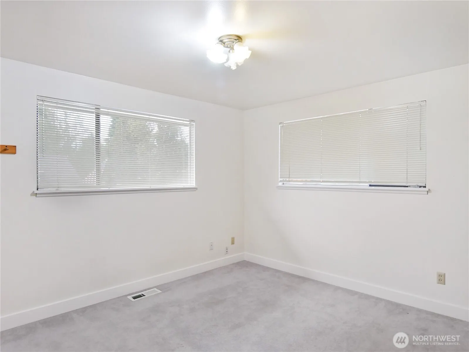 2612 204th Street SW, Lynnwood, WA 98036-6946