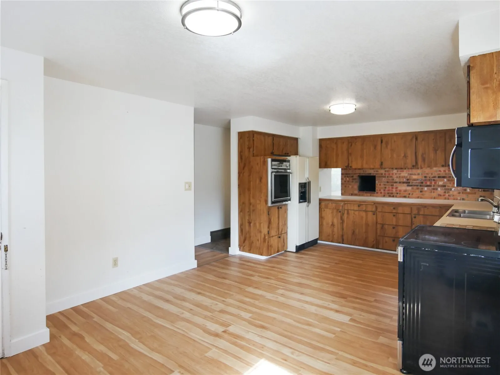 2612 204th Street SW, Lynnwood, WA 98036-6946