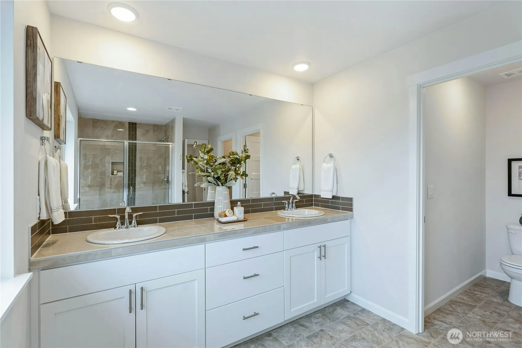 26917 30th Place S #13, Kent, WA 98032