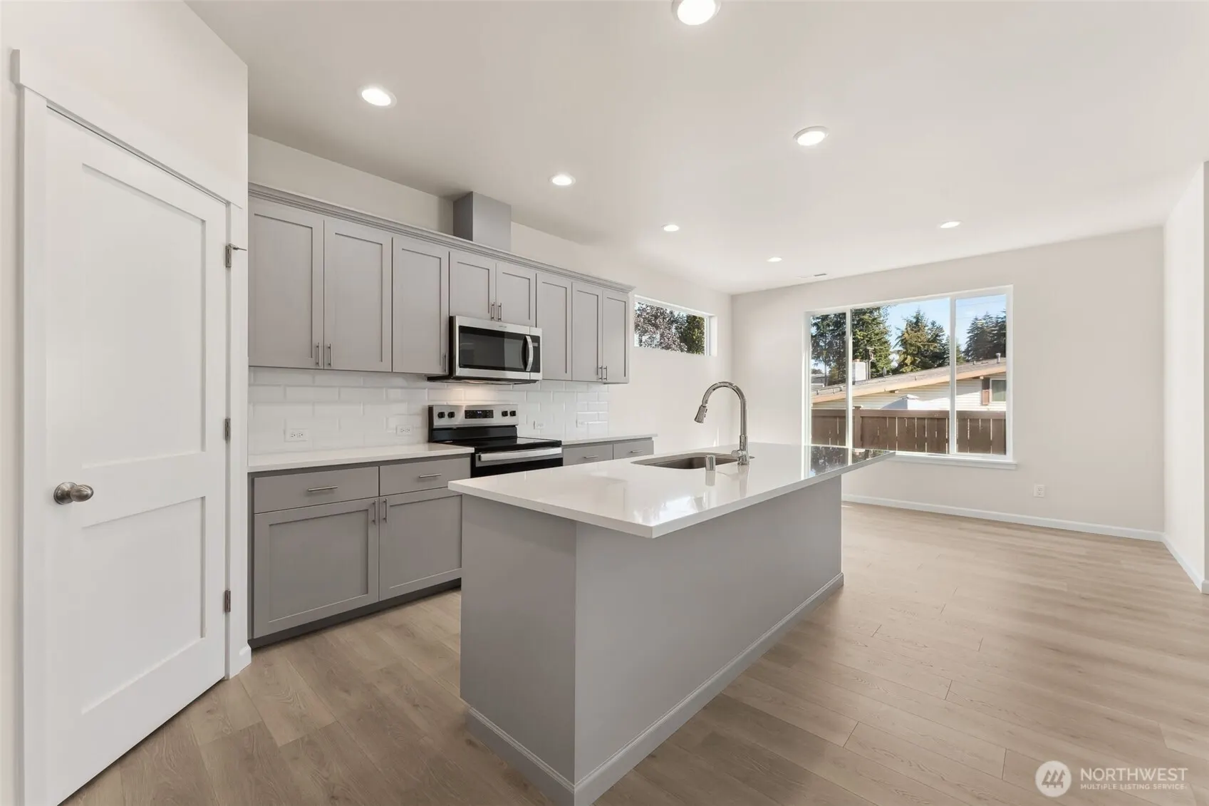 26910 30th Place S #39, Kent, WA 98032