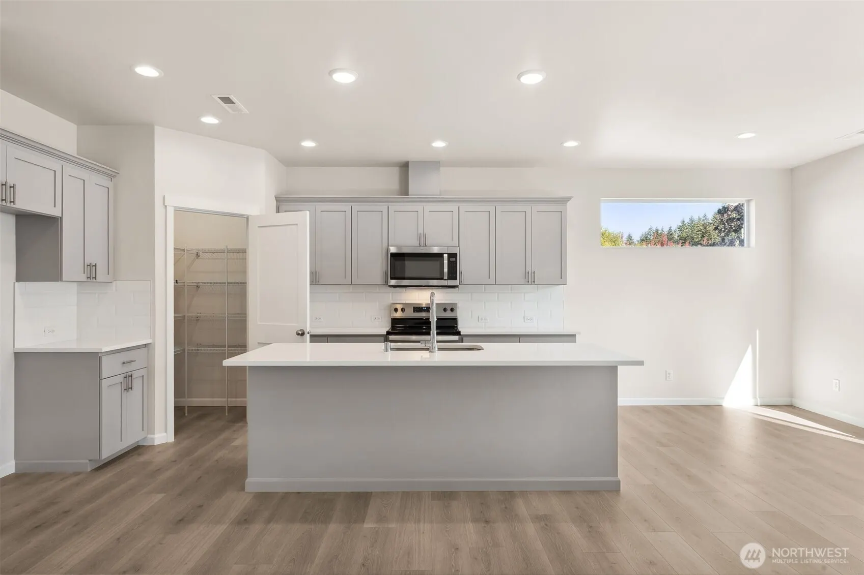 26910 30th Place S #39, Kent, WA 98032