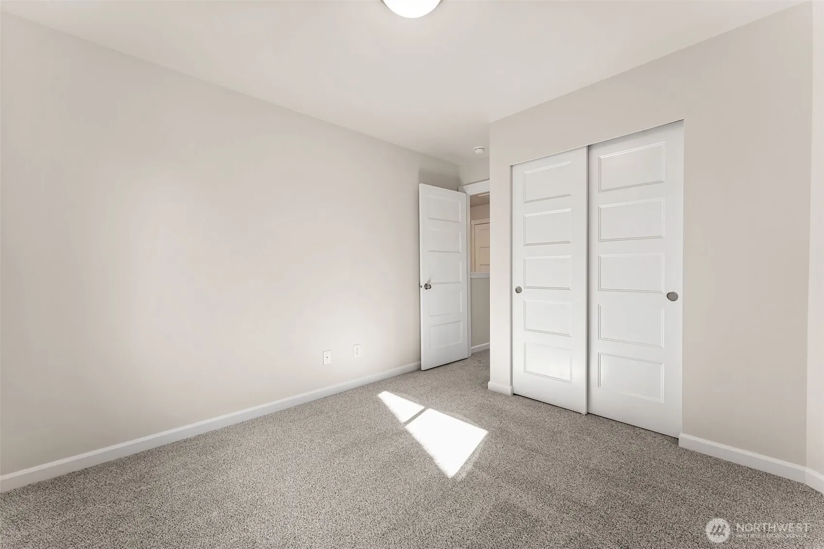 26910 30th Place S #39, Kent, WA 98032