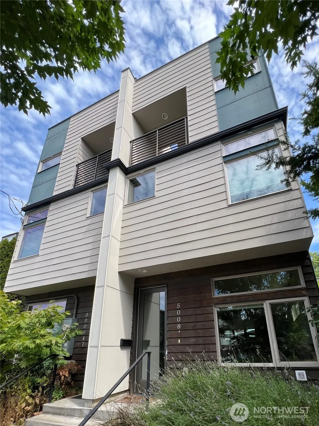 5008 Fauntleroy Way SW #B, Seattle, WA 98136