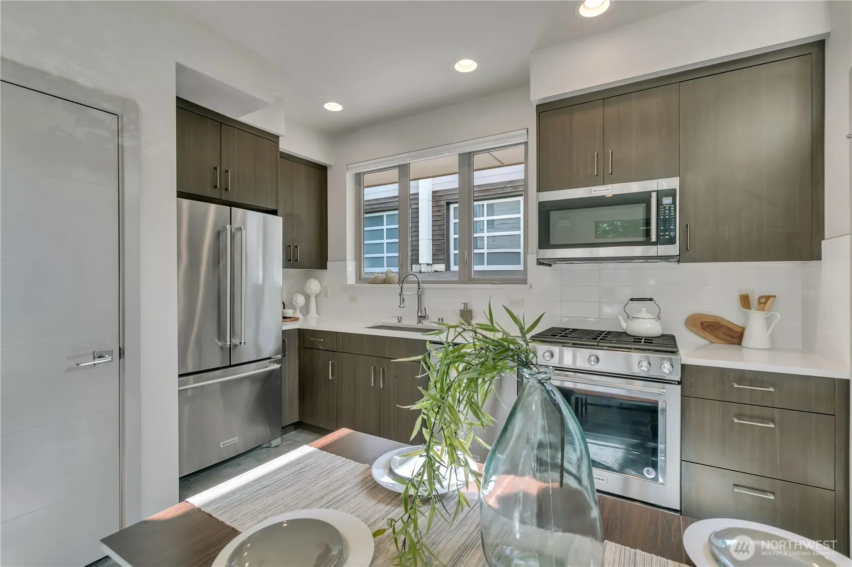 5008 Fauntleroy Way SW #B, Seattle, WA 98136