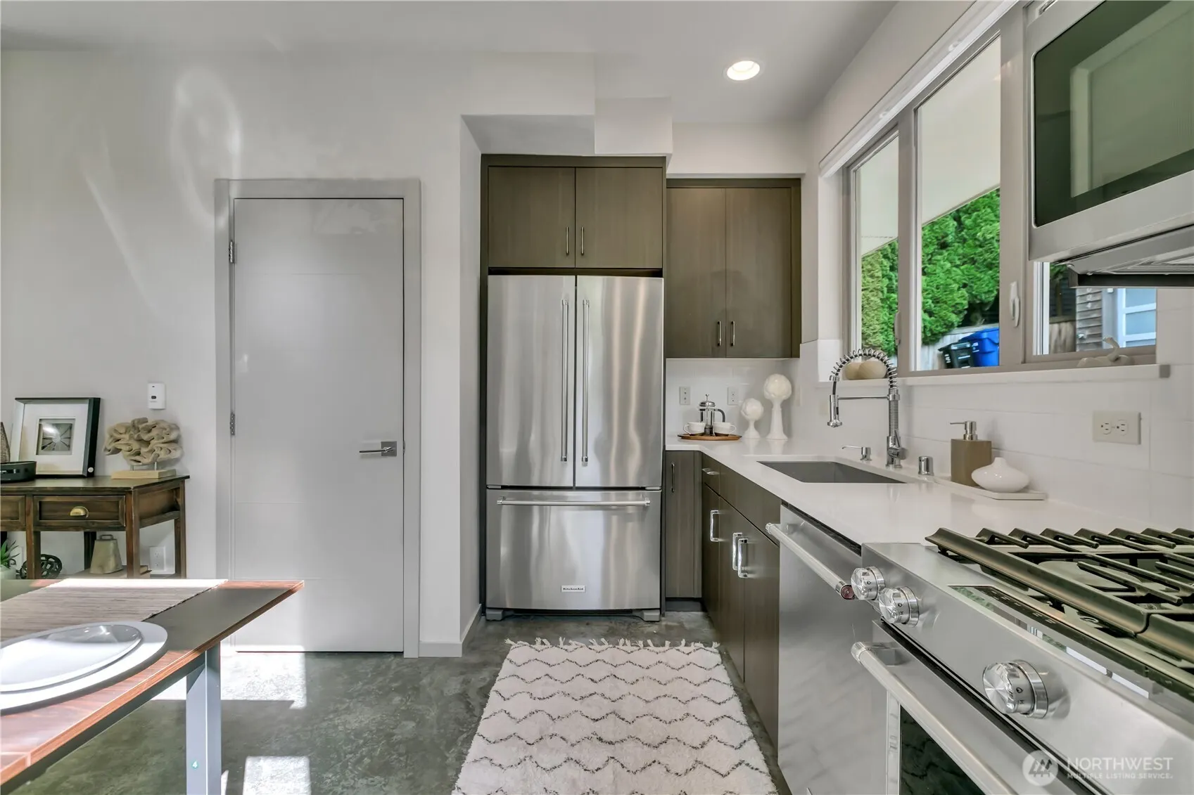 5008 Fauntleroy Way SW #B, Seattle, WA 98136
