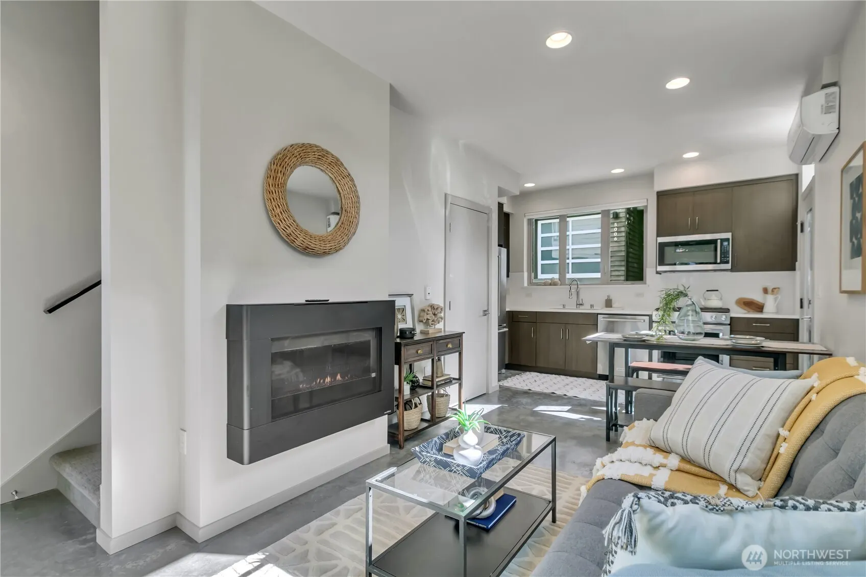 5008 Fauntleroy Way SW #B, Seattle, WA 98136