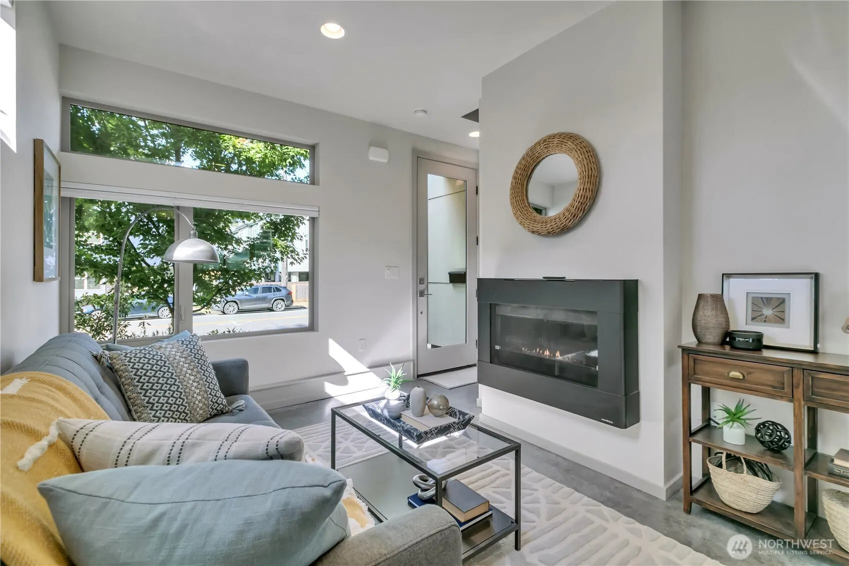 5008 Fauntleroy Way SW #B, Seattle, WA 98136