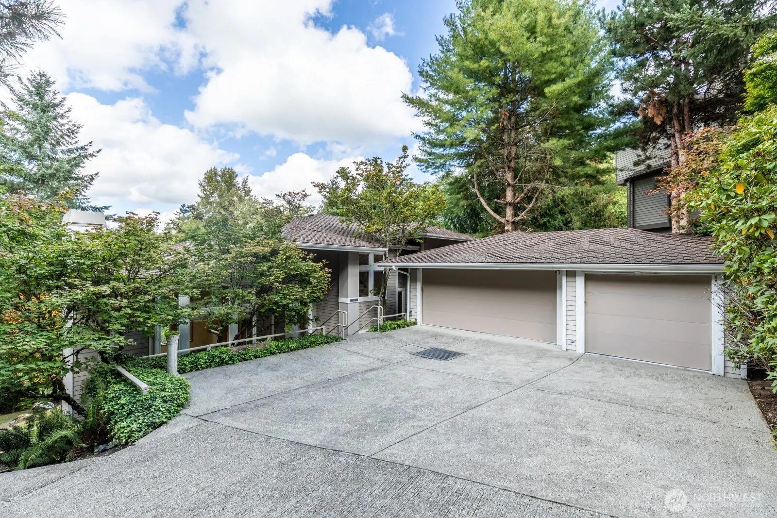 16434 SE 58th Place , Bellevue, WA 98006