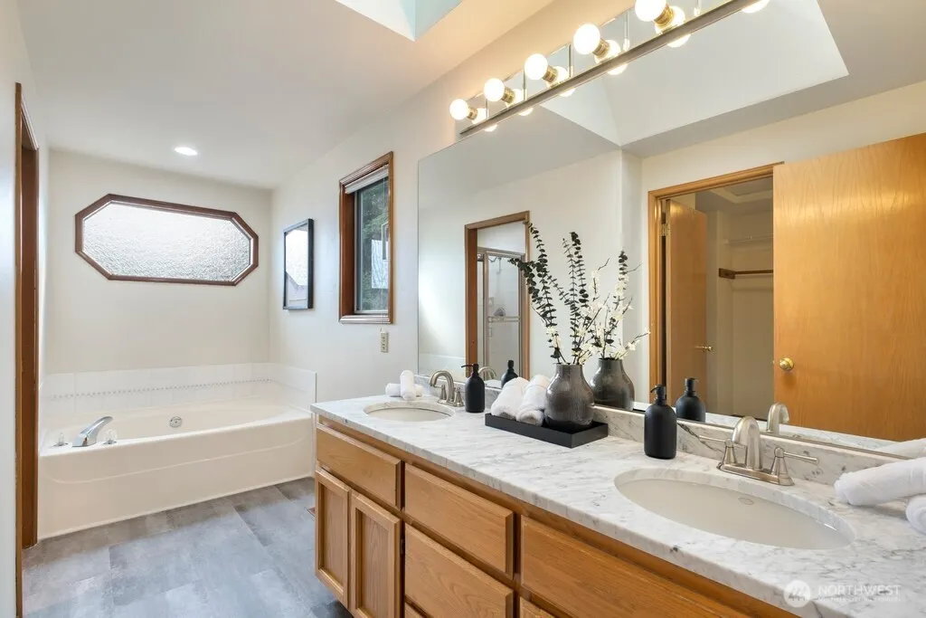 14811 SE 66th Street , Bellevue, WA 98006
