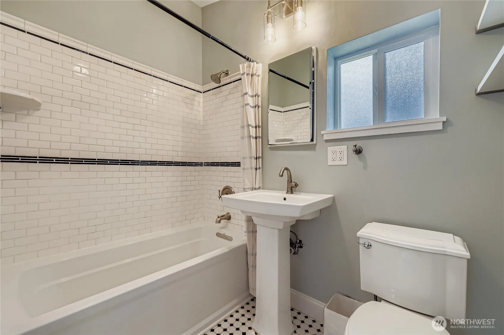 359 N 75th Street , Seattle, WA 98103