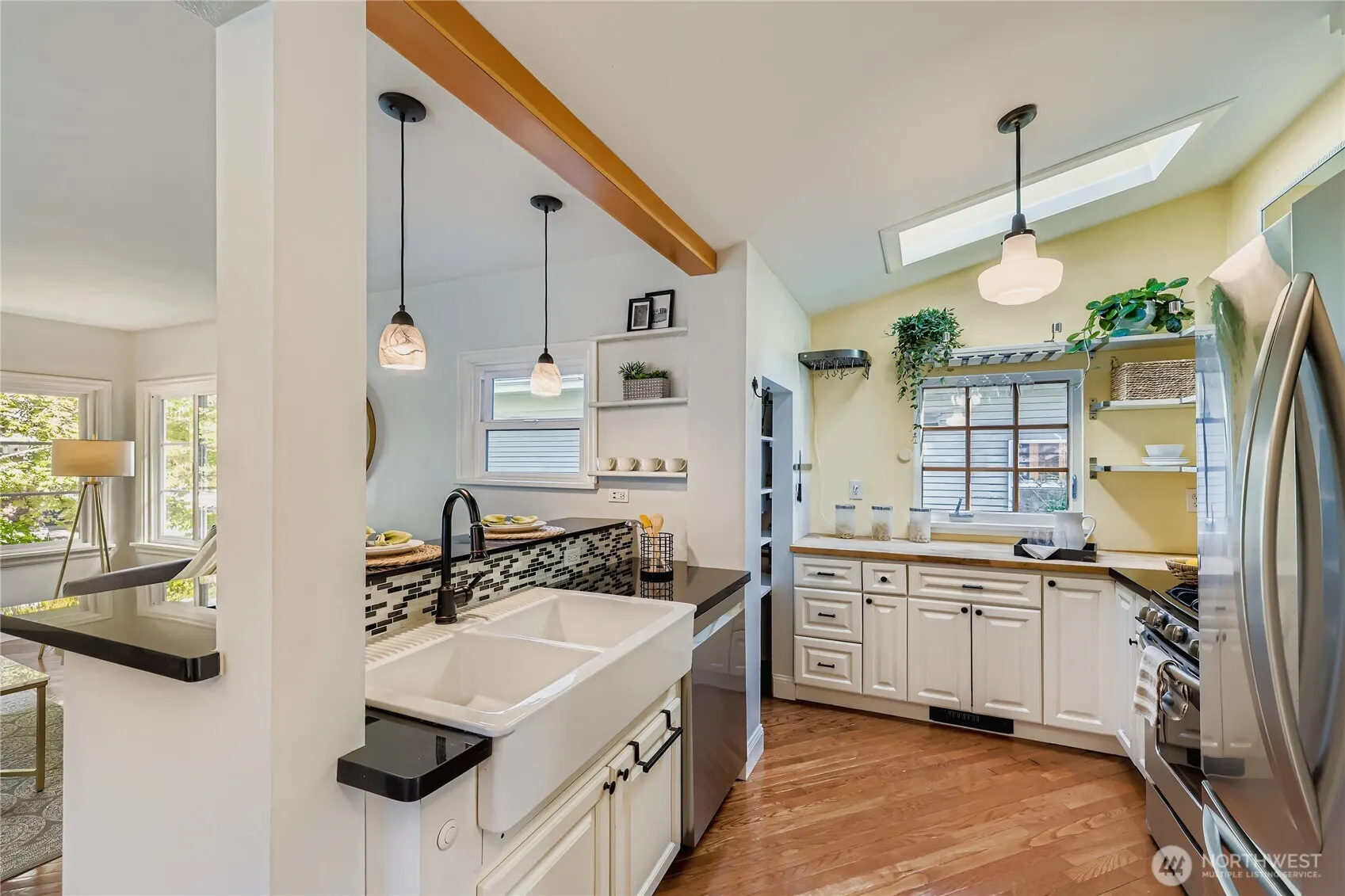 359 N 75th Street , Seattle, WA 98103