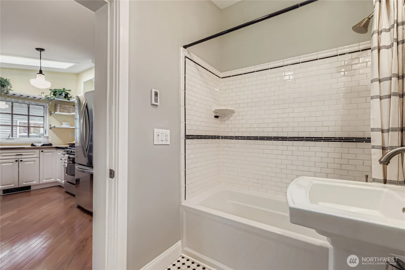 359 N 75th Street , Seattle, WA 98103