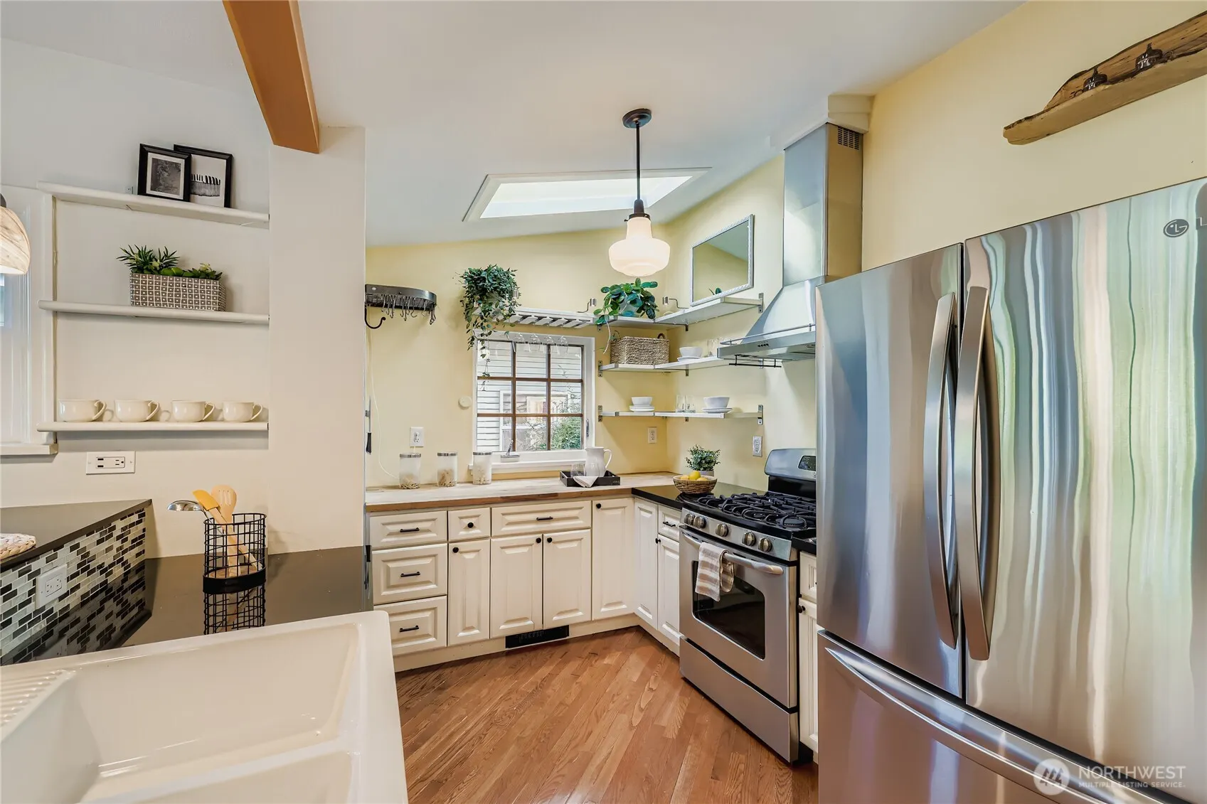 359 N 75th Street , Seattle, WA 98103