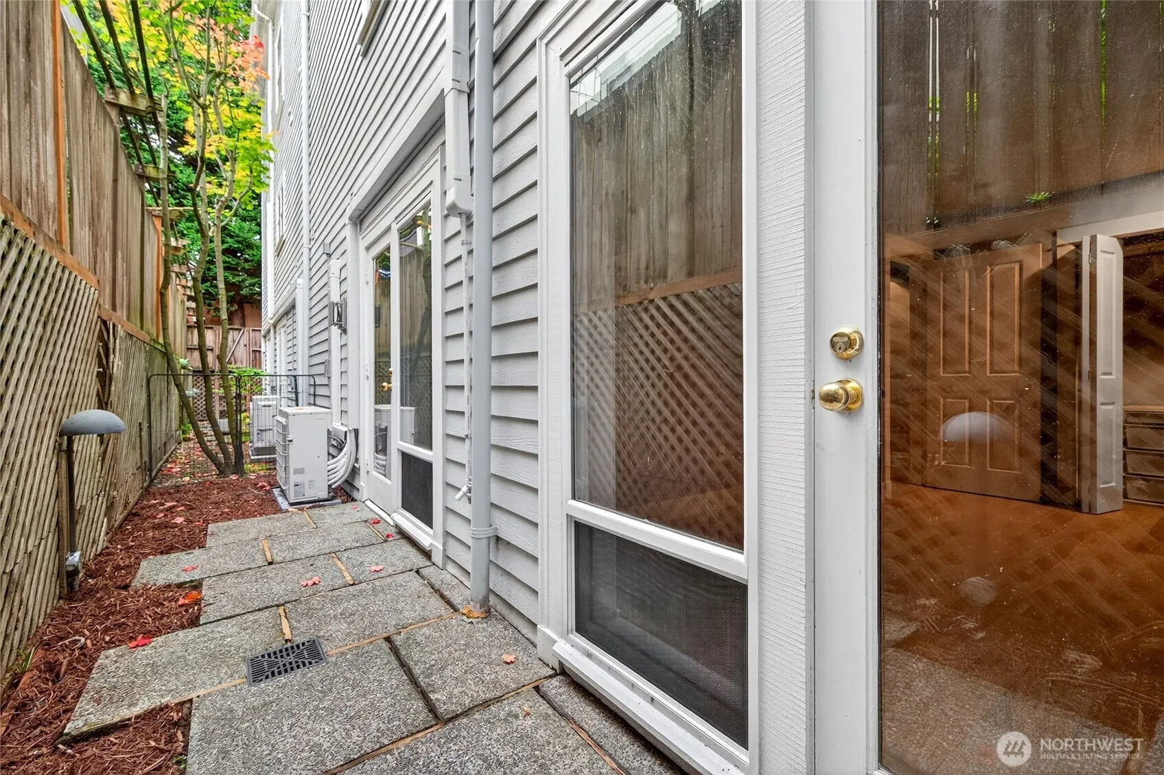 414 Malden Avenue E #B, Seattle, WA 98112