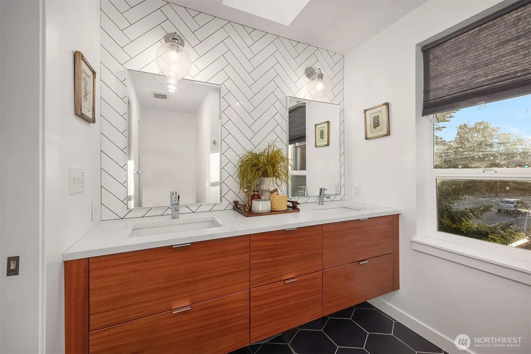 7503 32nd Avenue NE, Seattle, WA 98115