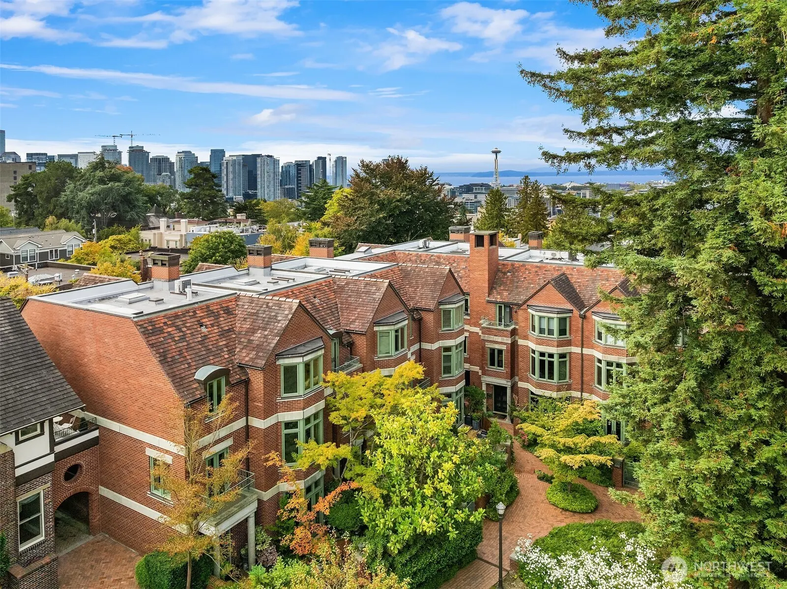 905 Harvard Avenue E, Seattle, WA 98102-4569