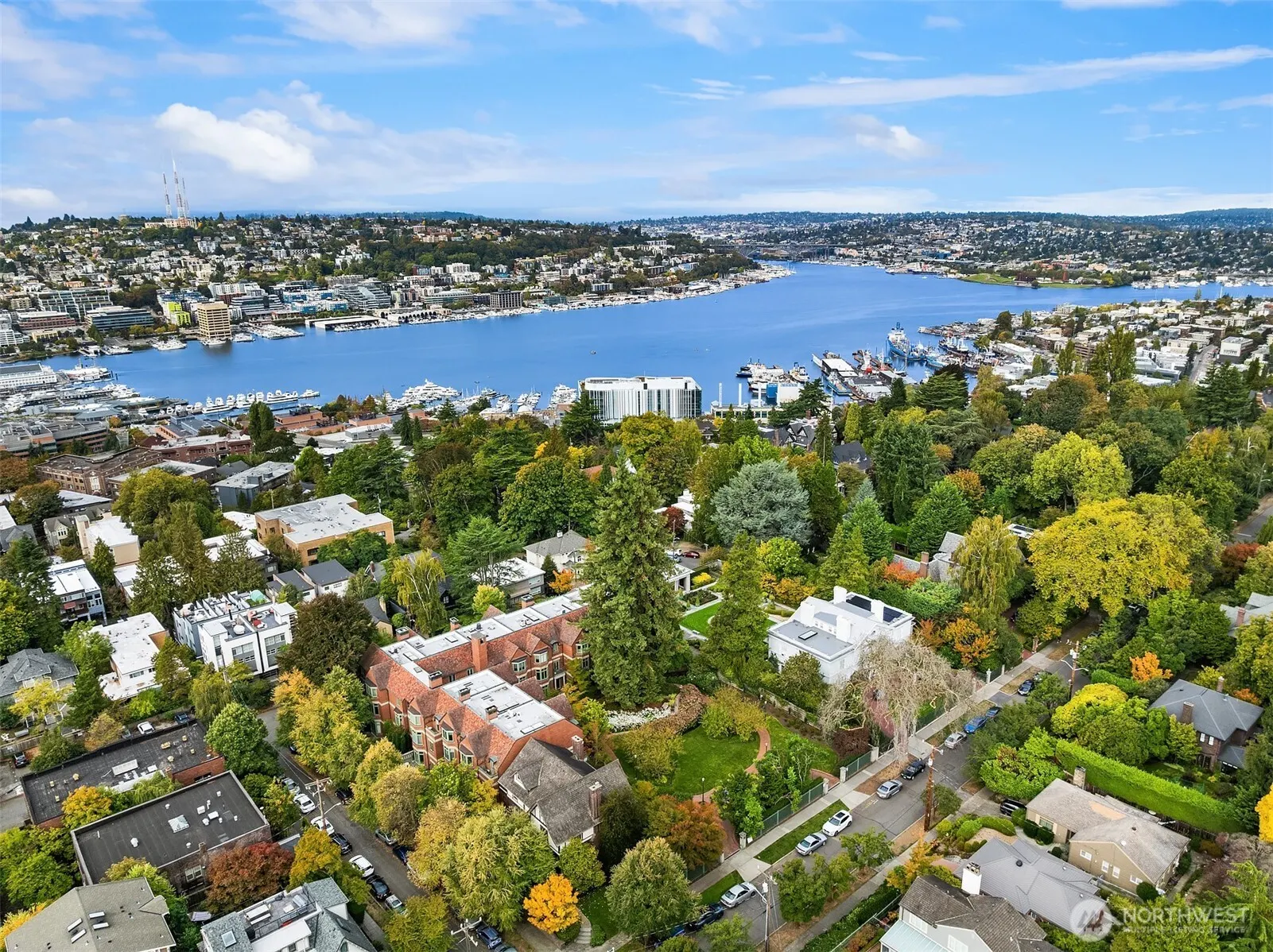 905 Harvard Avenue E, Seattle, WA 98102-4569