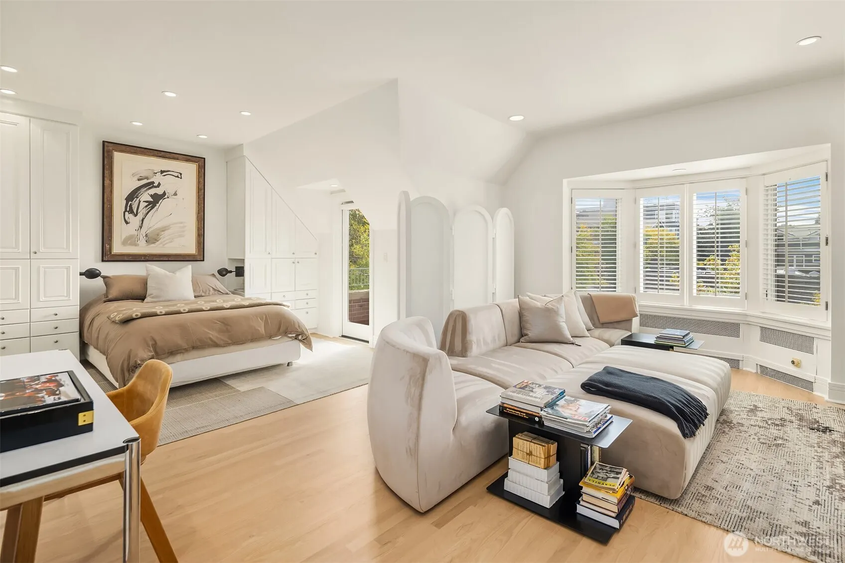 905 Harvard Avenue E, Seattle, WA 98102-4569