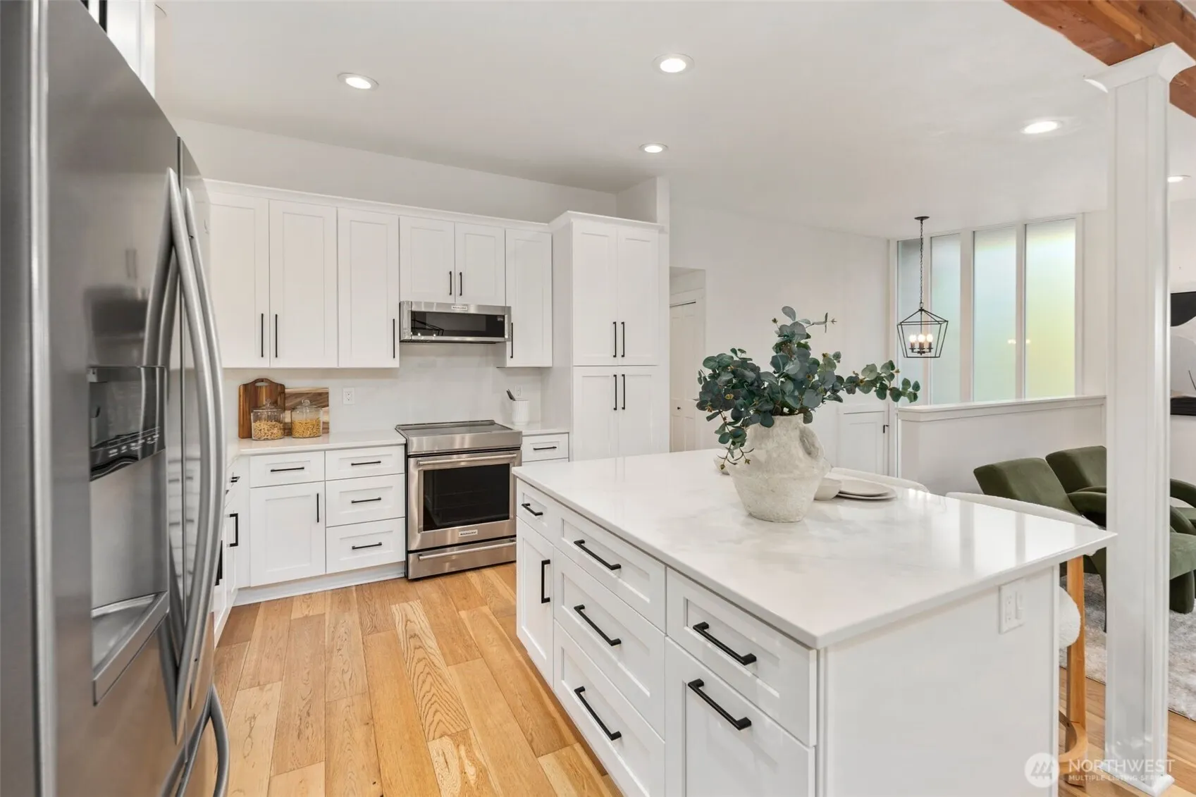 201 165th Avenue NE, Bellevue, WA 98008