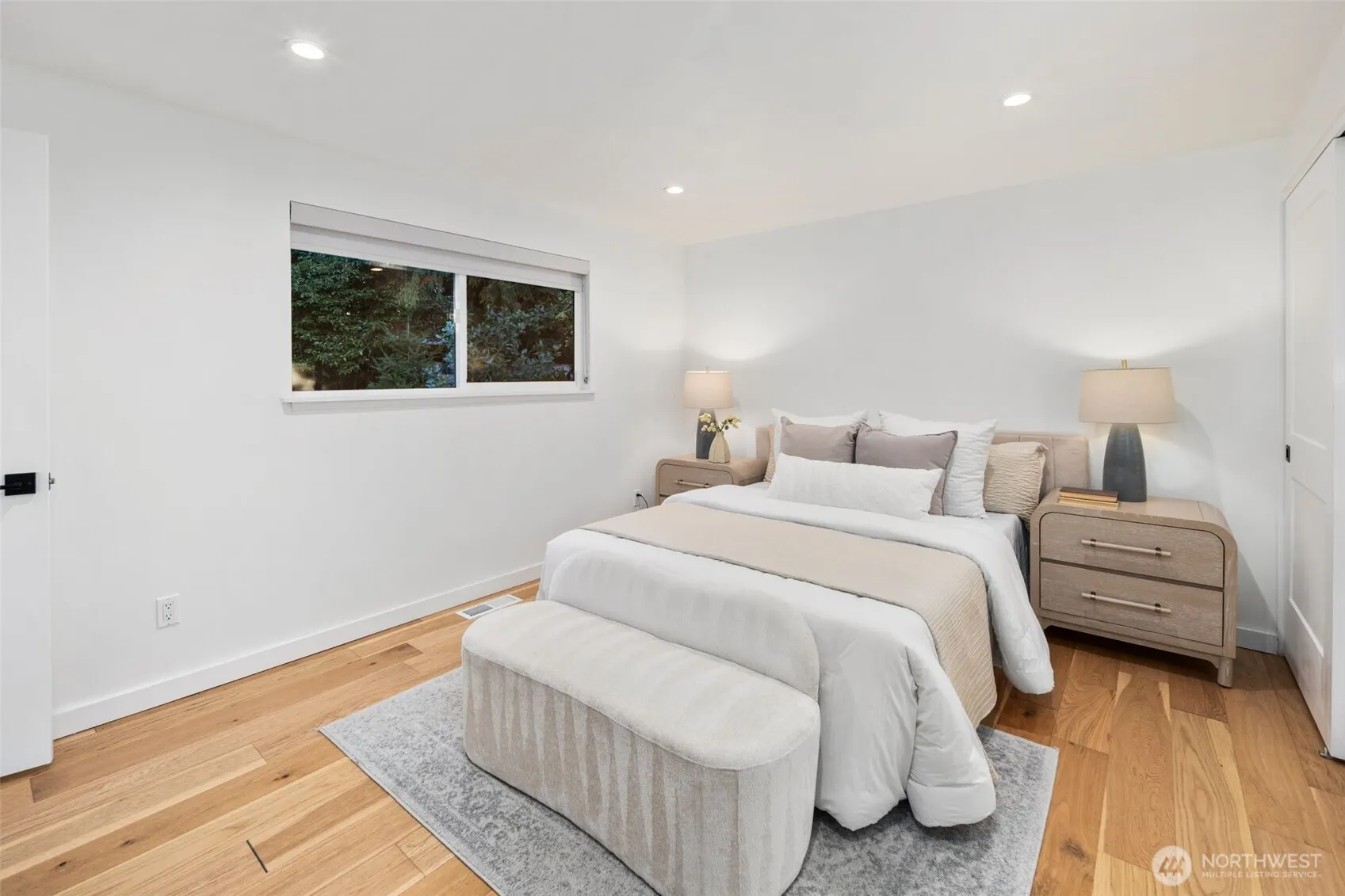 201 165th Avenue NE, Bellevue, WA 98008