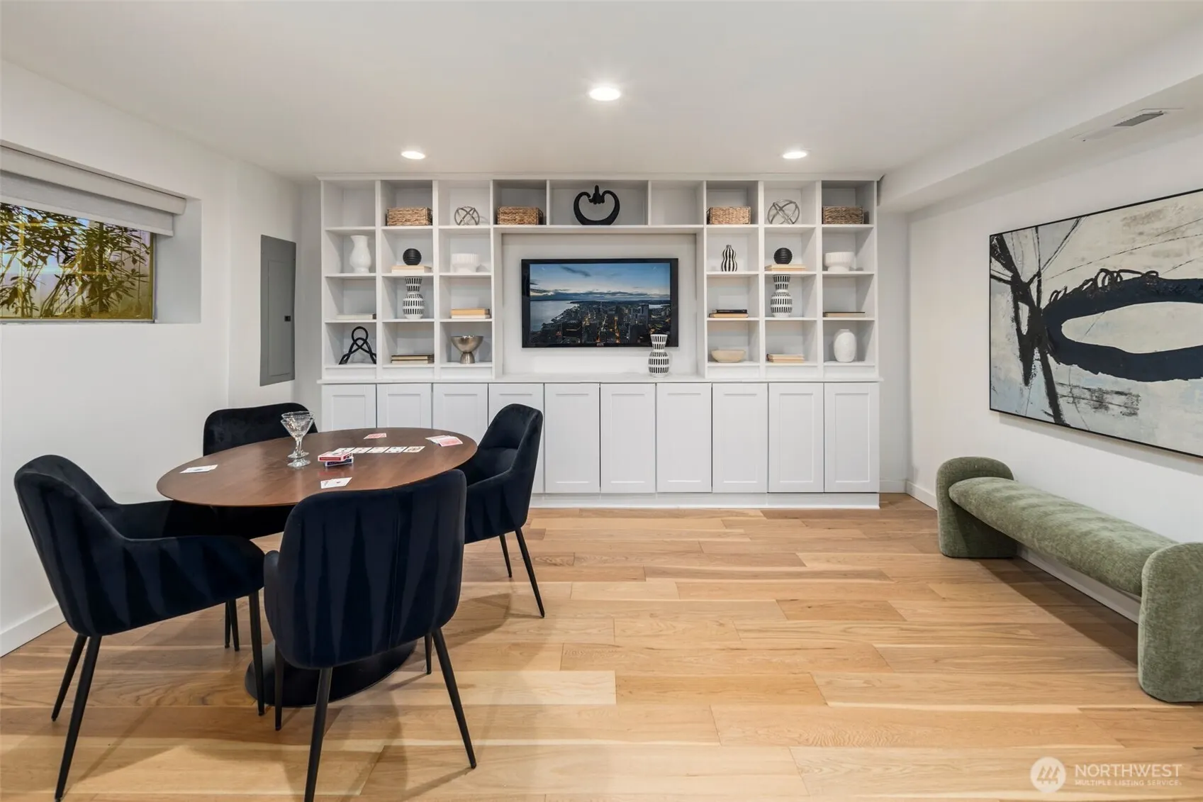 201 165th Avenue NE, Bellevue, WA 98008