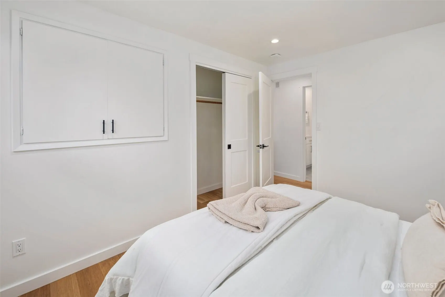 201 165th Avenue NE, Bellevue, WA 98008