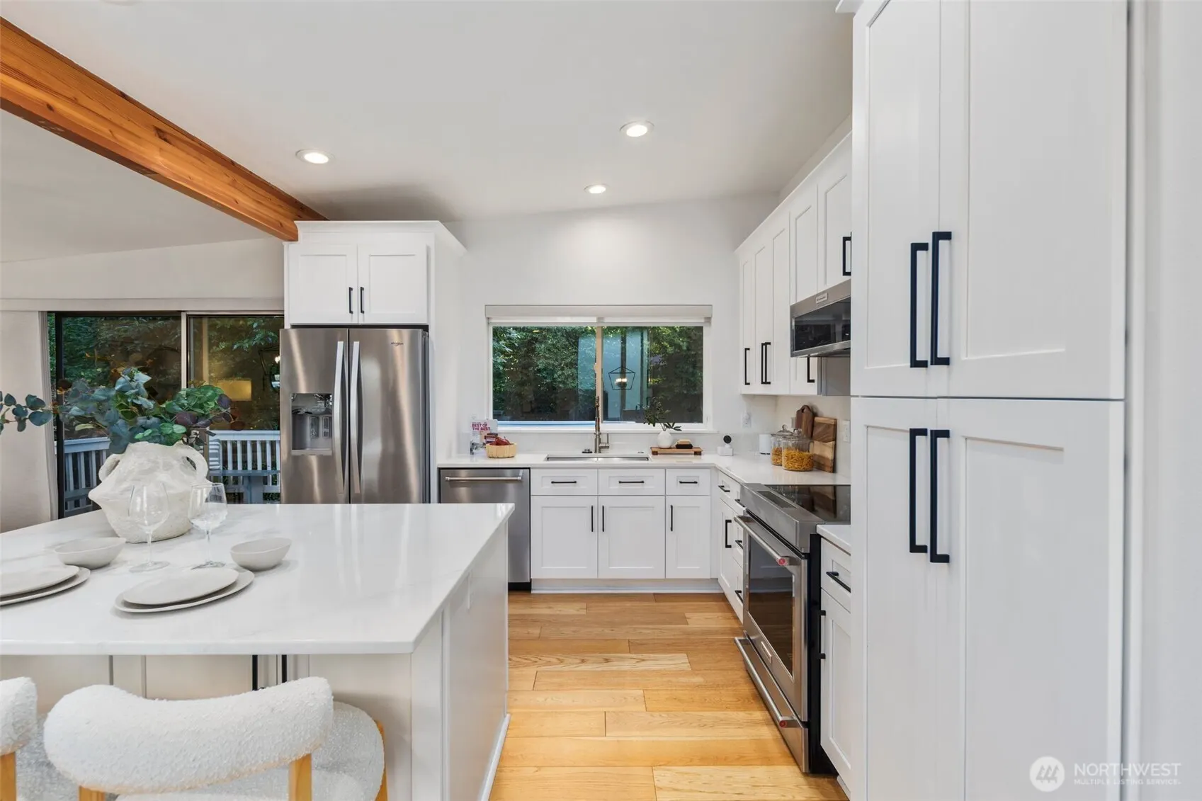 201 165th Avenue NE, Bellevue, WA 98008