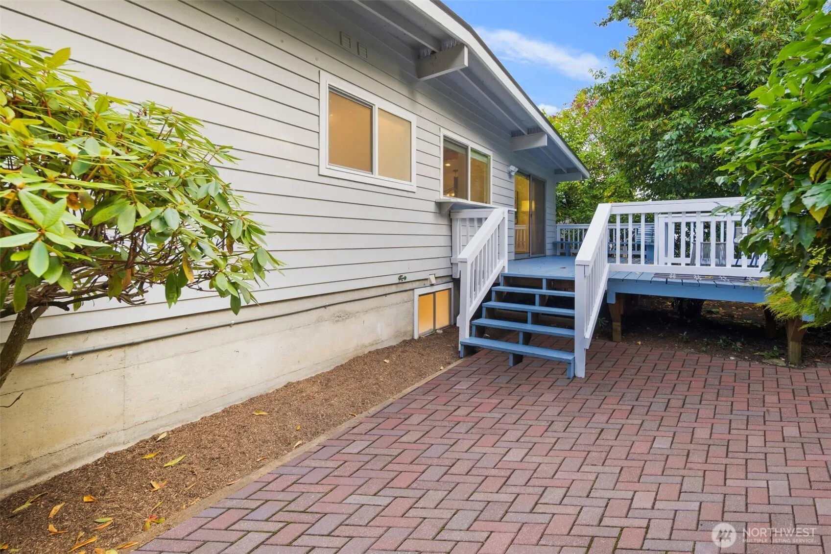 201 165th Avenue NE, Bellevue, WA 98008