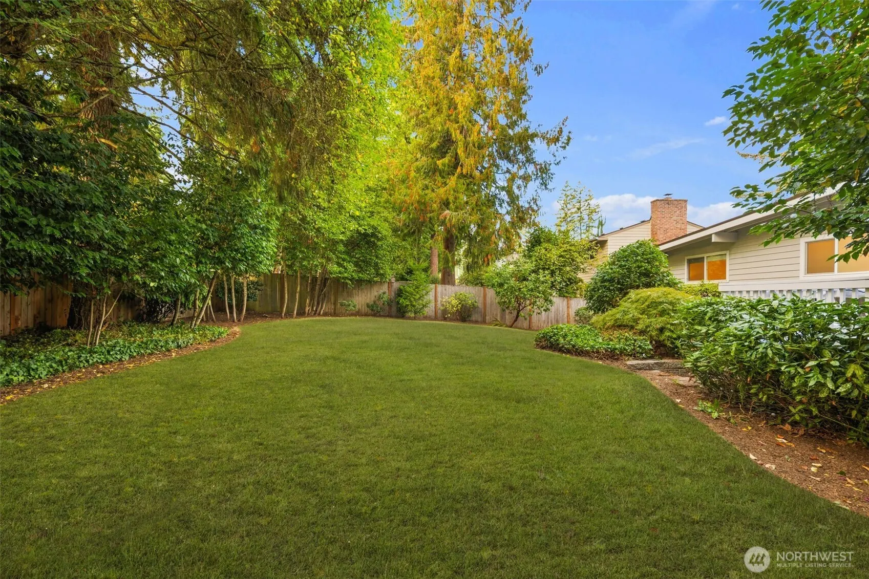 201 165th Avenue NE, Bellevue, WA 98008