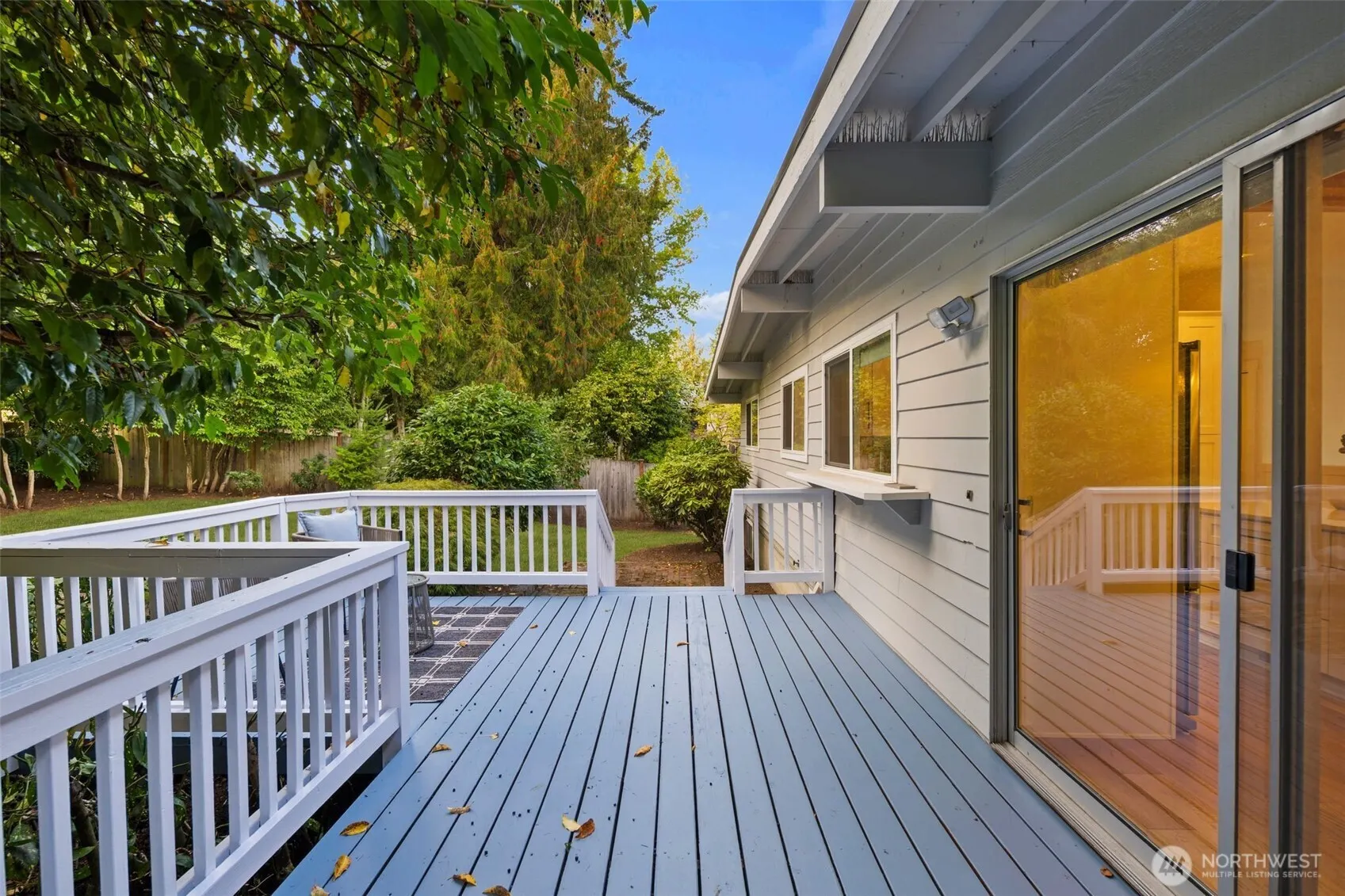 201 165th Avenue NE, Bellevue, WA 98008