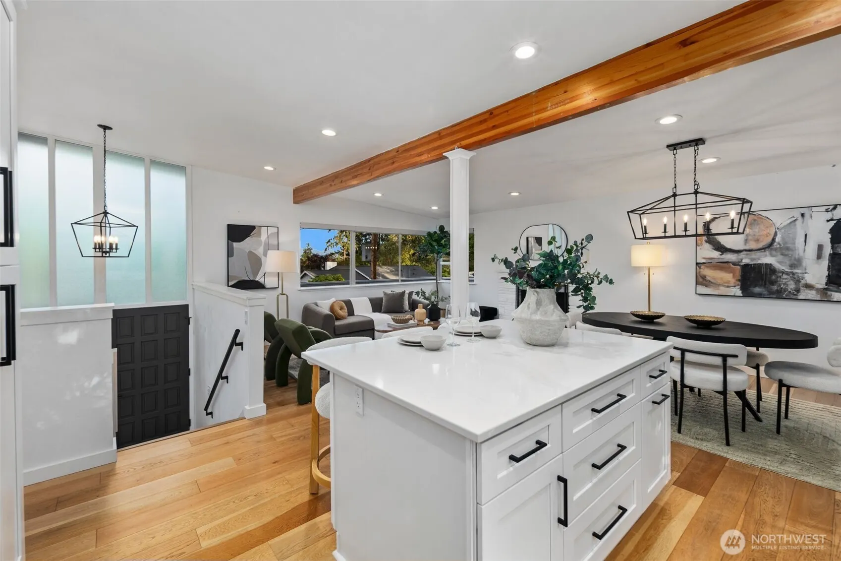 201 165th Avenue NE, Bellevue, WA 98008
