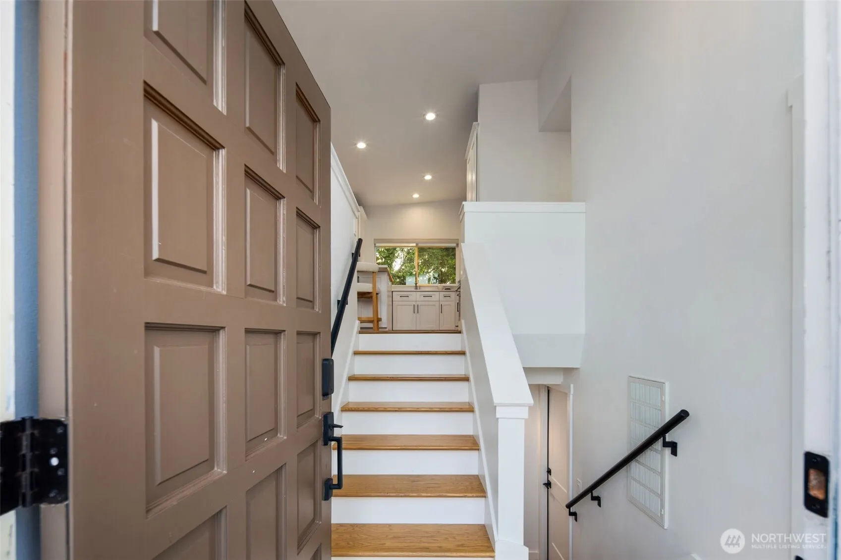 201 165th Avenue NE, Bellevue, WA 98008