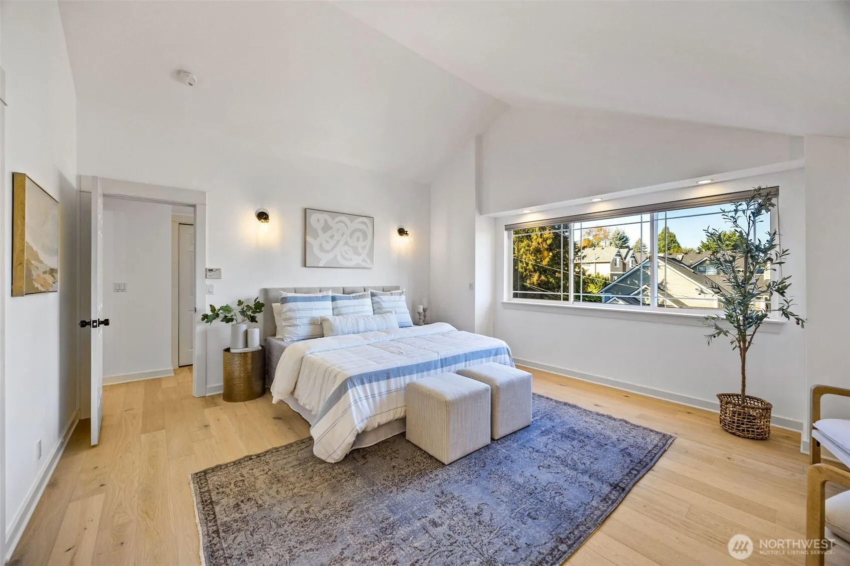 2613 E Howell Street , Seattle, WA 98122
