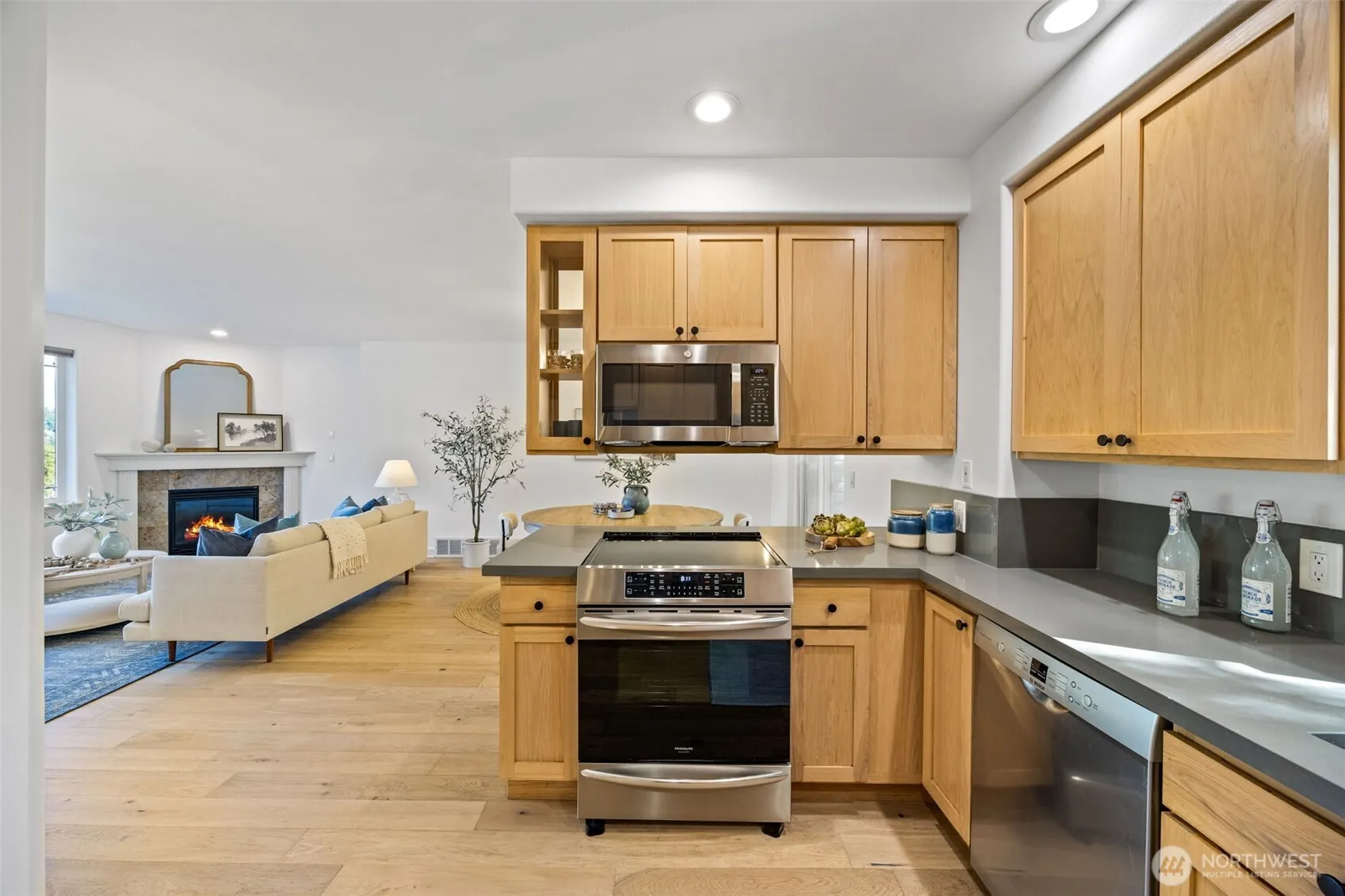 2613 E Howell Street , Seattle, WA 98122
