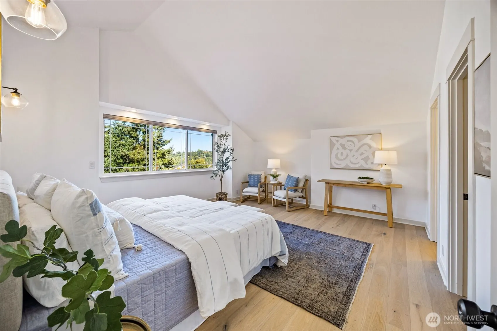2613 E Howell Street , Seattle, WA 98122