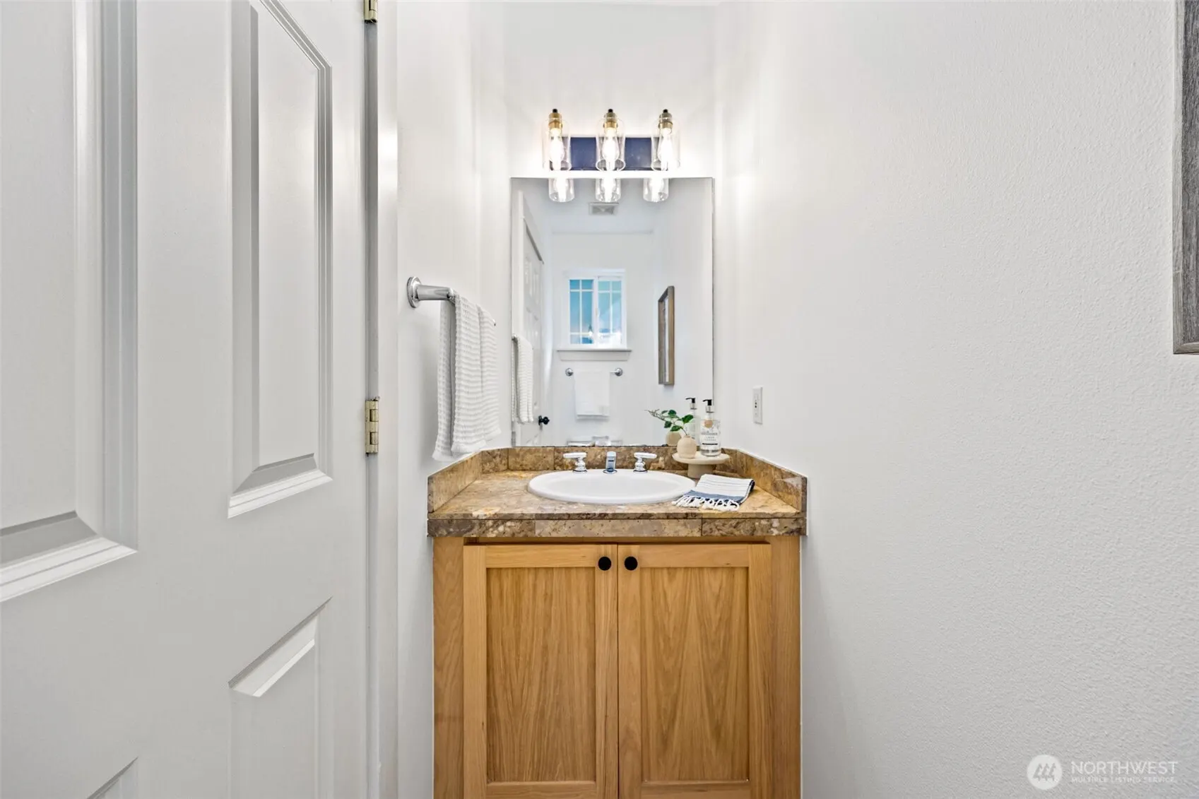 2613 E Howell Street , Seattle, WA 98122