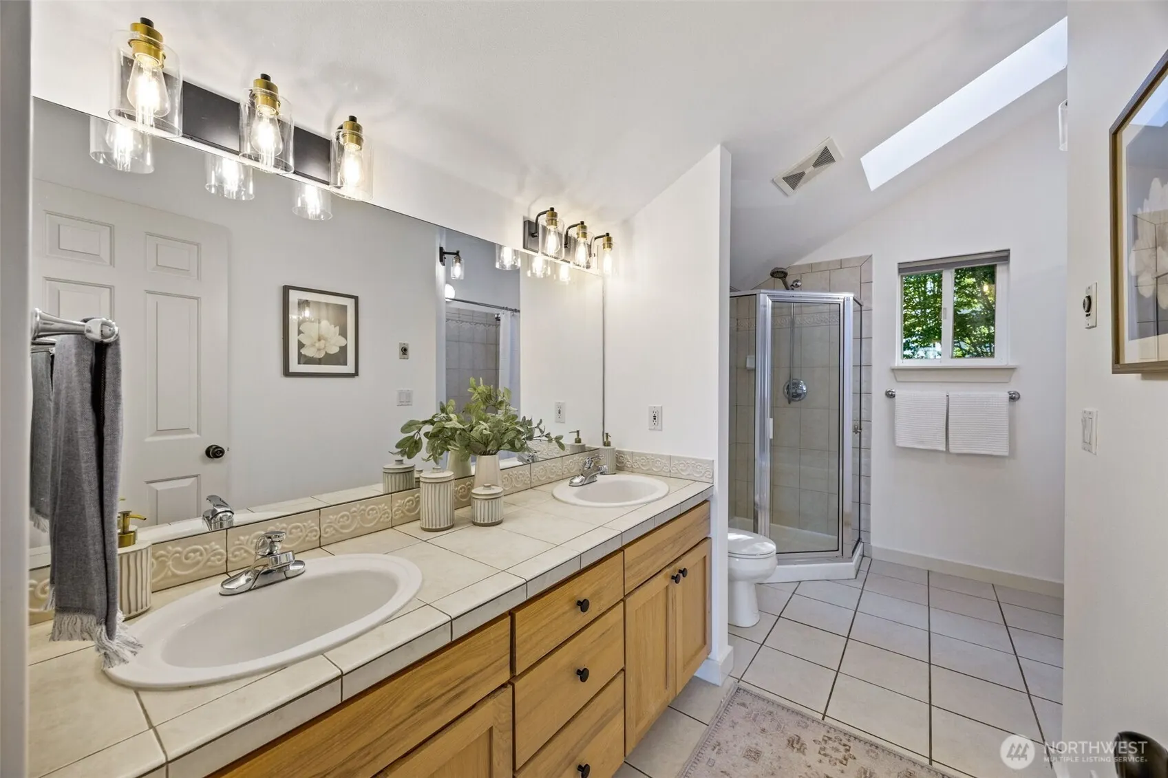 2613 E Howell Street , Seattle, WA 98122