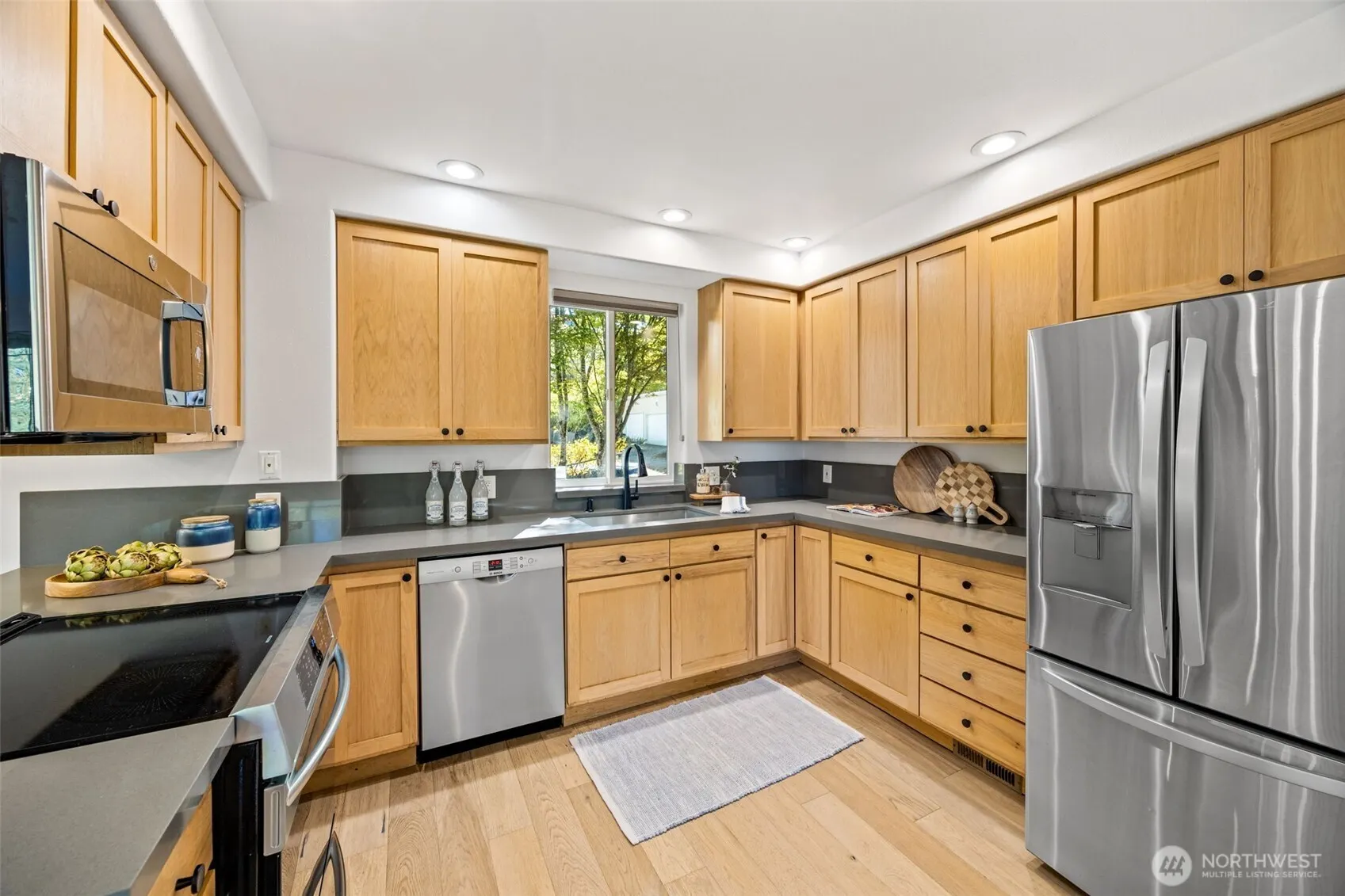 2613 E Howell Street , Seattle, WA 98122