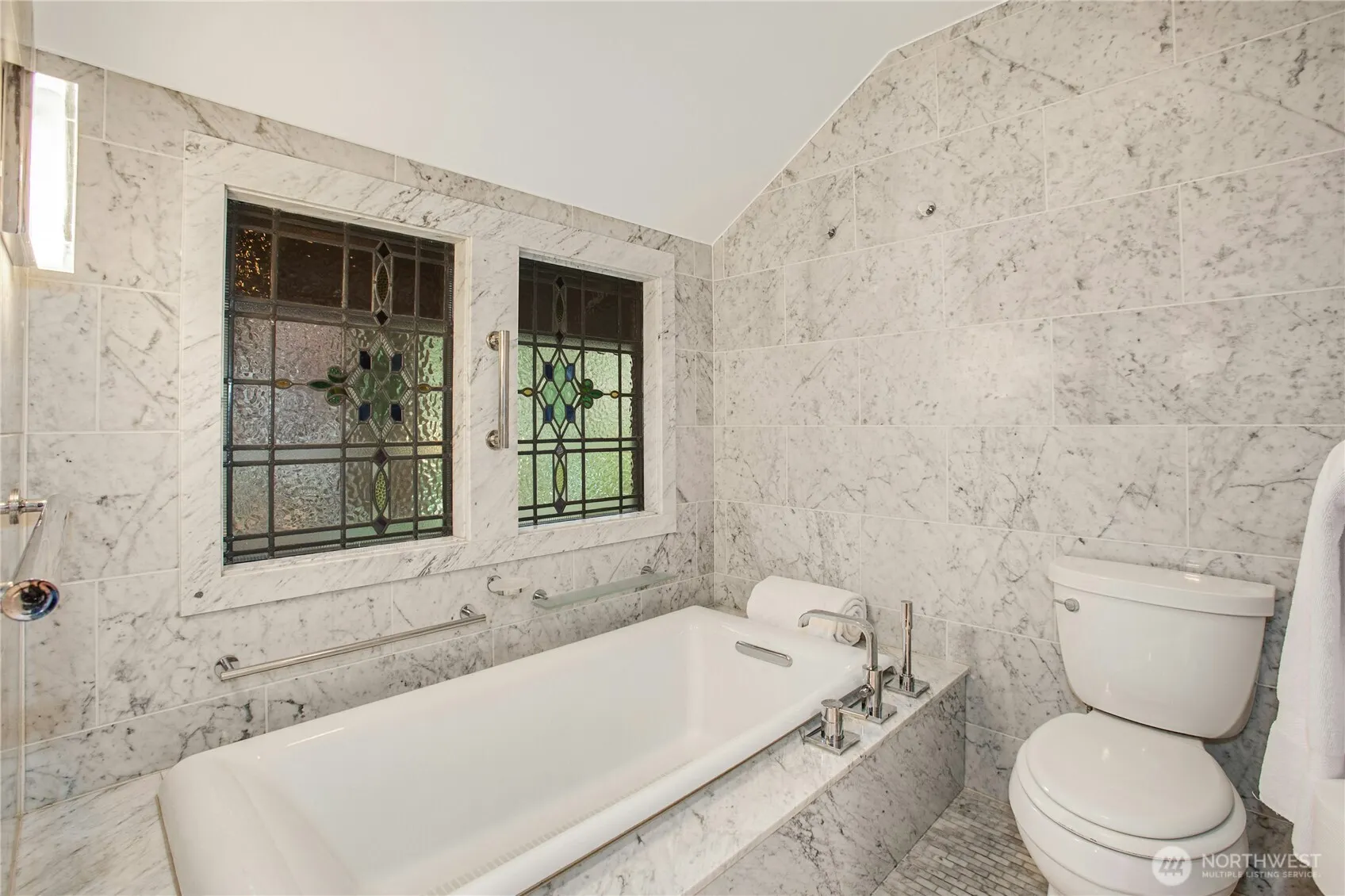 1815 102nd Place SE, Bellevue, WA 98004