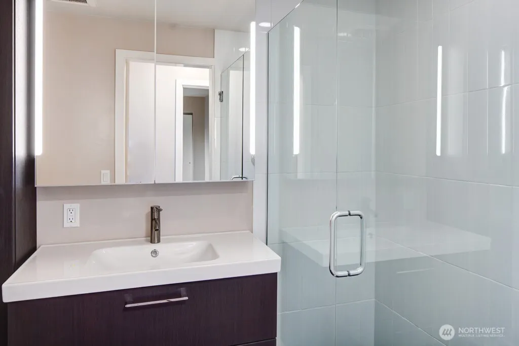 2029 13th Avenue W, Seattle, WA 98119