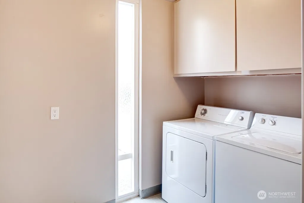 2029 13th Avenue W, Seattle, WA 98119