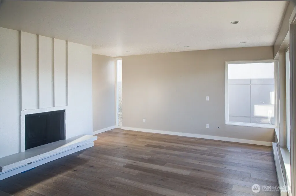 2029 13th Avenue W, Seattle, WA 98119