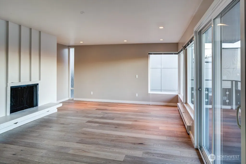 2029 13th Avenue W, Seattle, WA 98119