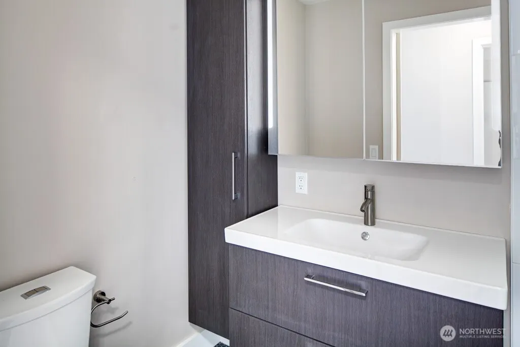 2029 13th Avenue W, Seattle, WA 98119