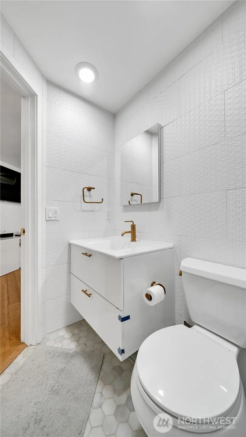 425 VINE Street #312, Seattle, WA 98121