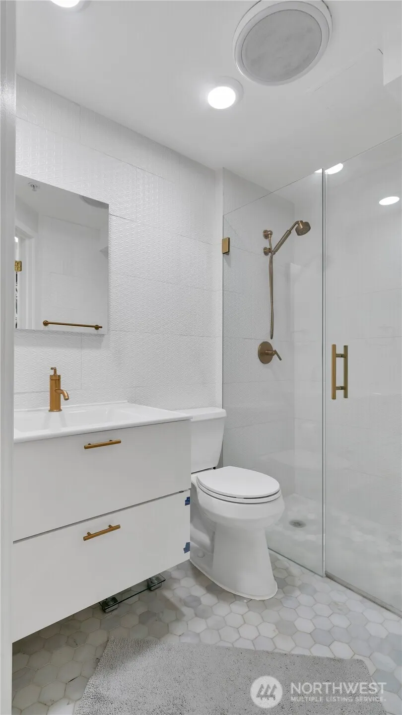 425 VINE Street #312, Seattle, WA 98121