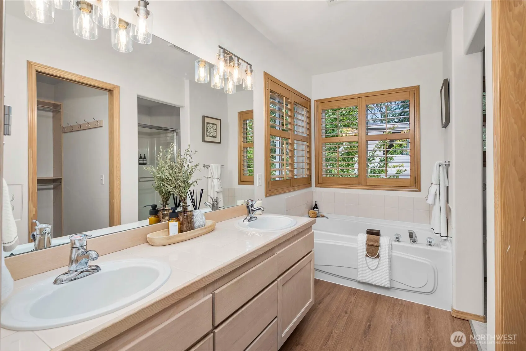 12148 NE 170th Place , Bothell, WA 98011
