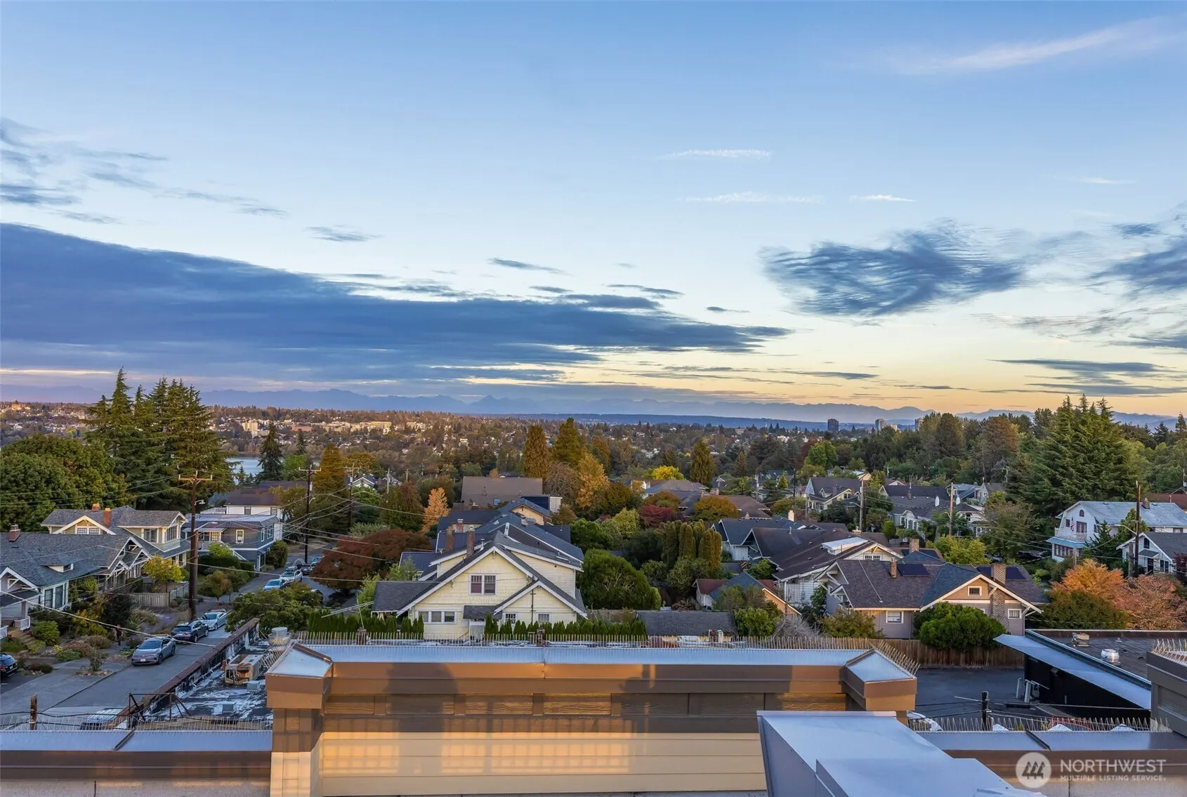 6015 Phinney Avenue N #402, Seattle, WA 98103